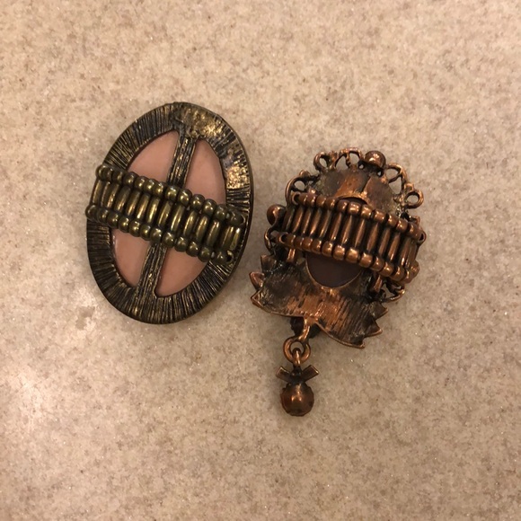 Vintage style cameo rings!! Sold as a pair! 💖💖 - Picture 4 of 5